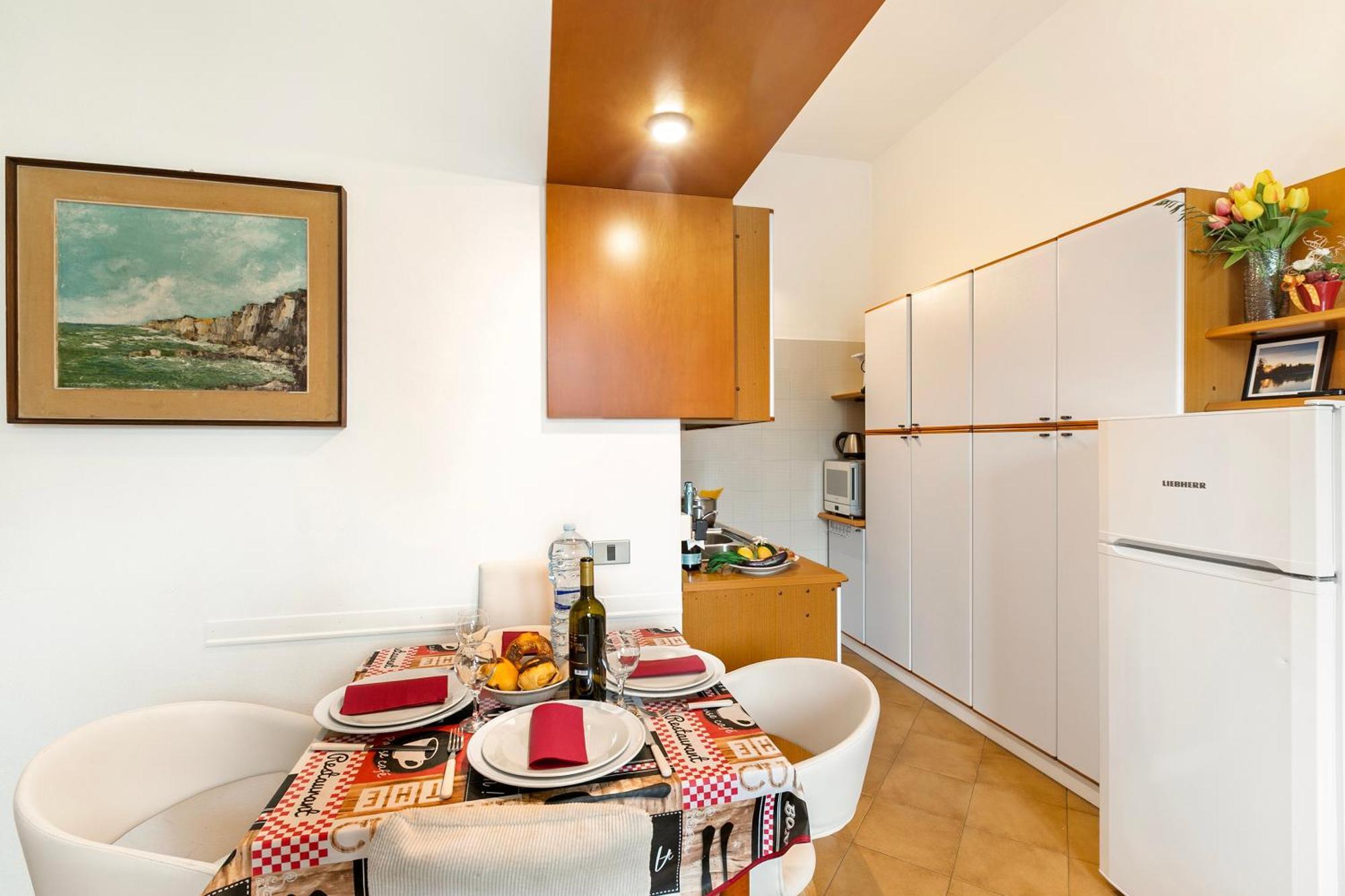 Lake View Historical Center Apartment - Happy Rentals Riva del Garda Exterior foto