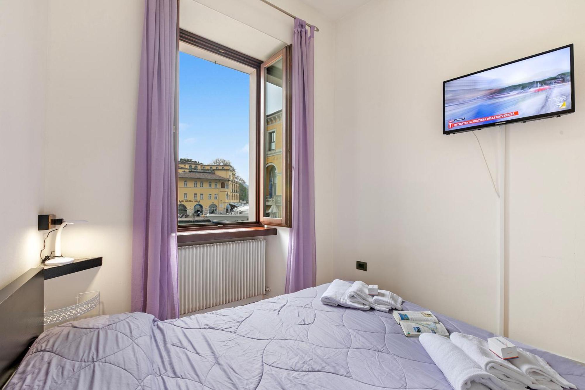 Lake View Historical Center Apartment - Happy Rentals Riva del Garda Exterior foto